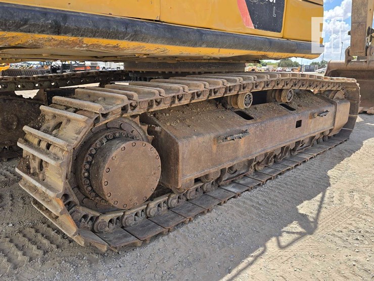 2016-caterpillar-336fl-image-38