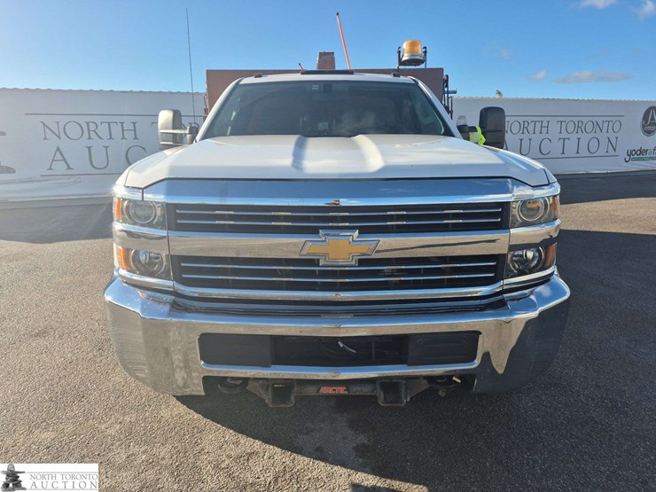 2016-chevrolet-silverado-3500hd-image-2