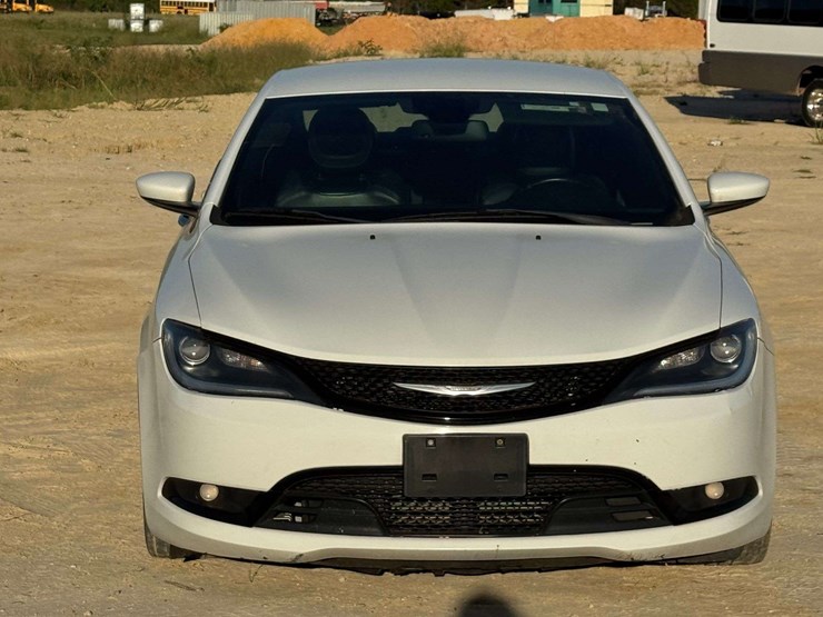 2015-chrysler-200s-4dr-awd-sedan---133,772-miles-image-5