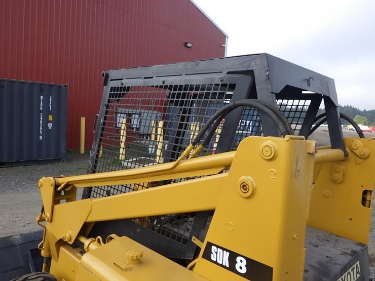 toyota-sdk8-skid-steer-loader-image-17