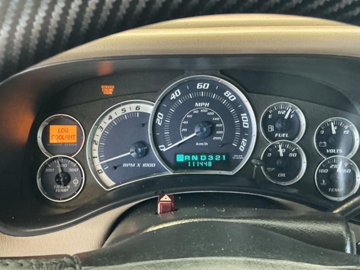 2002-chevrolet-tahoe-image-16