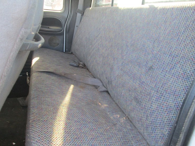 2001-dodge-3500-image-25