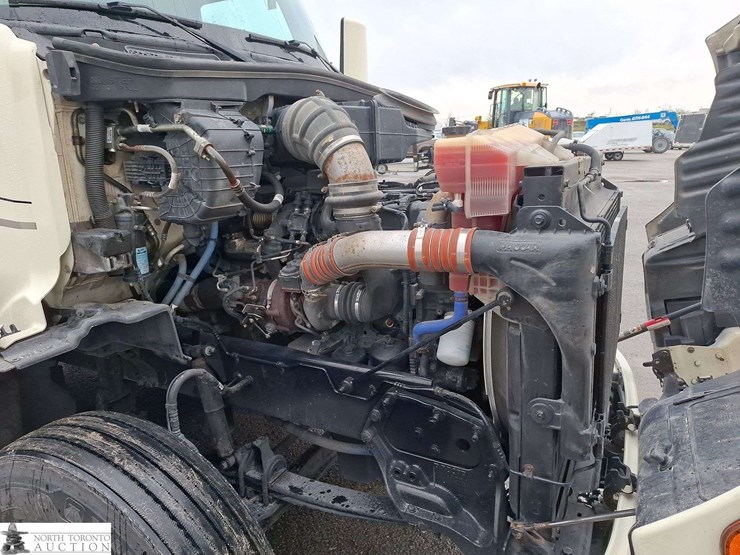 2020-peterbilt-579-image-16