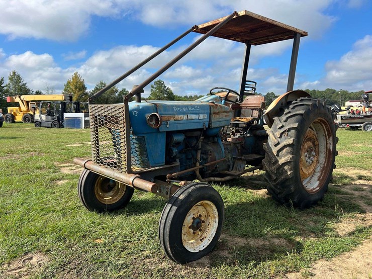 ford-4000-image-1