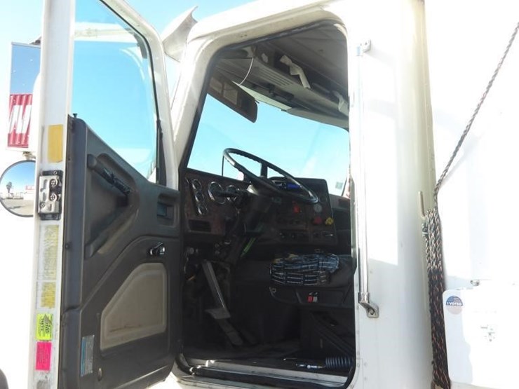 2002-international-5500i-dump-truck-image-15