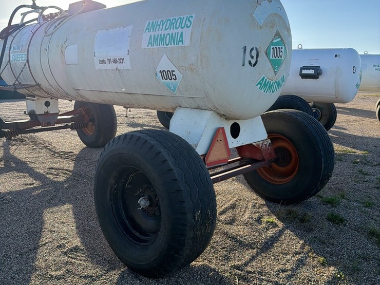 11-15-1450-gallon-nh3-tank,-15r--22.5-tires-image-9
