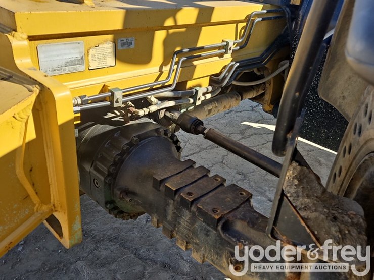 2014-caterpillar-tl1055c-image-13