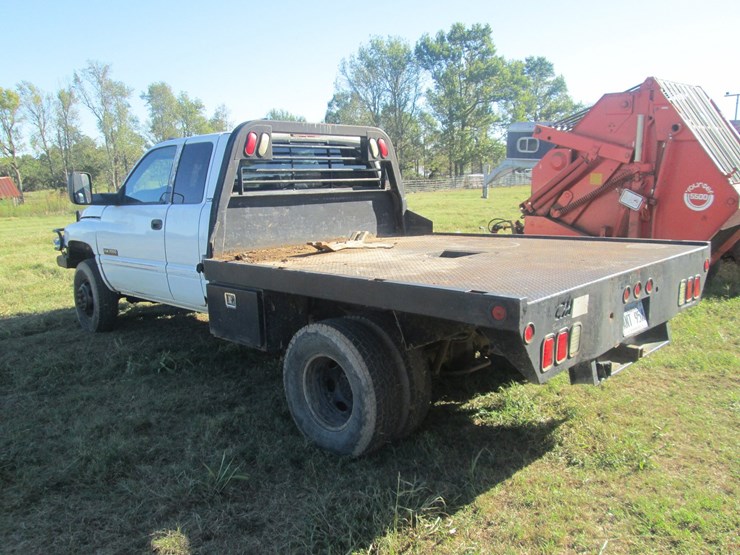 2001-dodge-3500-image-4