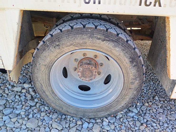 2003-ford-f550-image-108