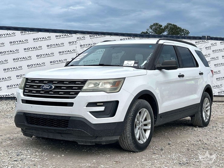 2016-ford-explorer-image-1