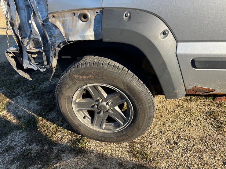 2005-jeep-liberty-image-14