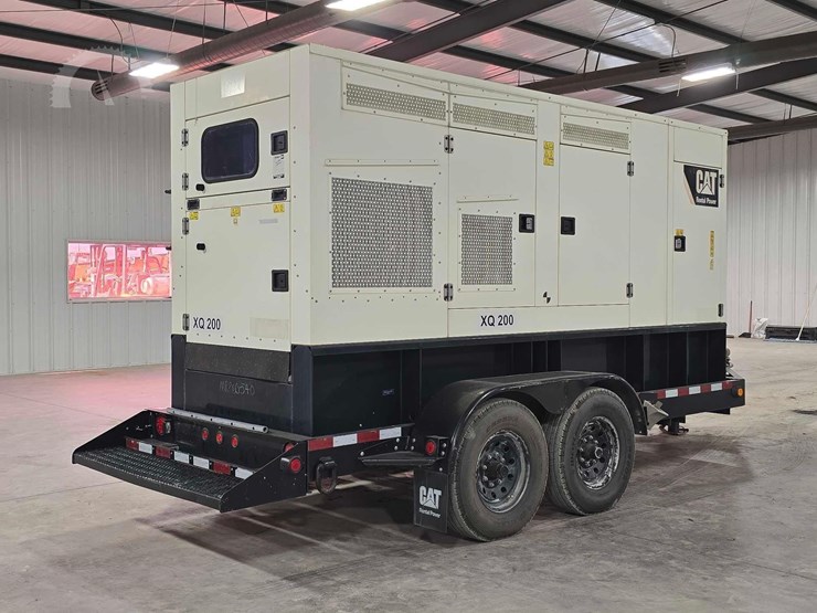2014-caterpillar-xq200-2-image-3