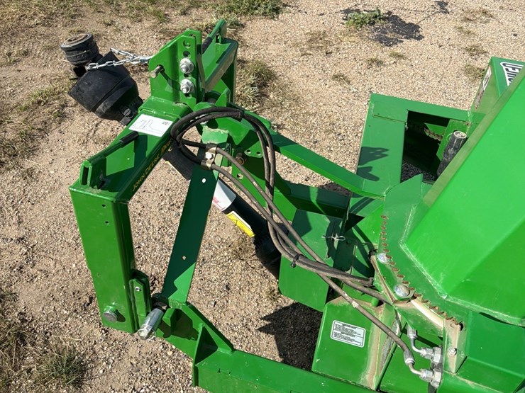 frontier-model-sb1174-like-absolutely-brand-new-3-point-snow-blower,-hydraulic-chute,-john-deere-jiffy-hitch,-none-nicer,-check-photos-image-10