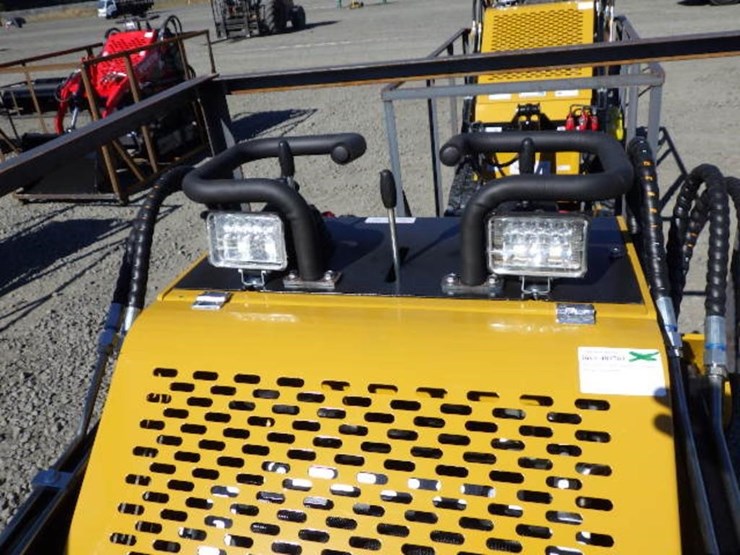 2026-agt-mx-crt23-skid-steer-tracked-loader-image-11