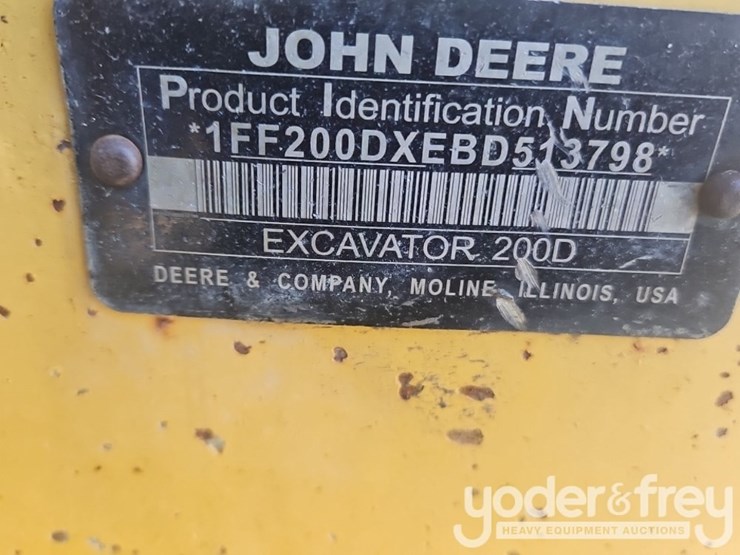 2011-deere-200d-image-23