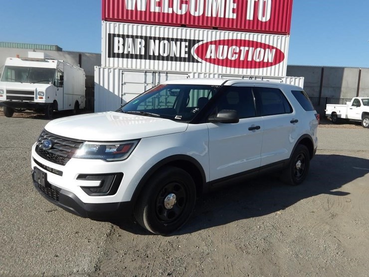 2018-ford-explorer-image-1
