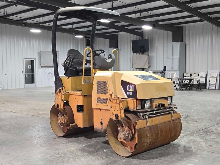 caterpillar-cb24b-image-2