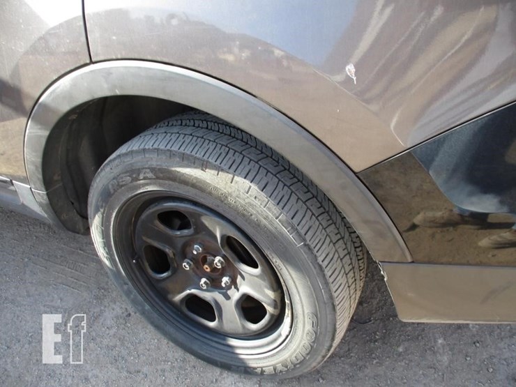 2015-ford-explorer-image-15