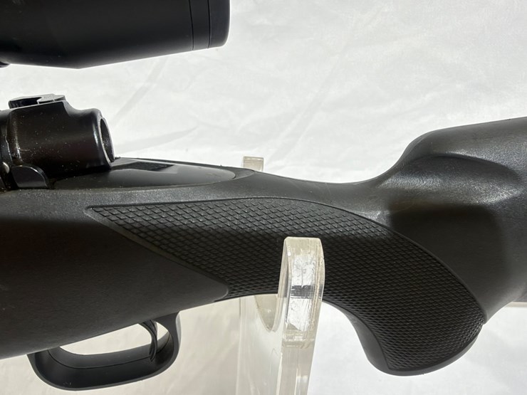 #31-•-winchester-model-70-rifle-image-17