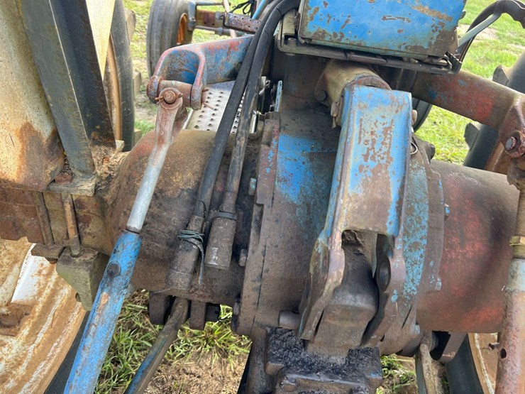 ford-4000-image-23