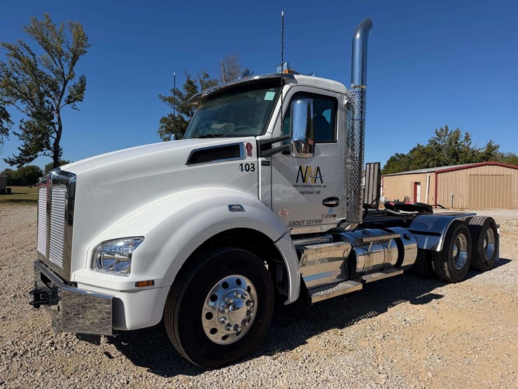 2024-kenworth-t880-image-2