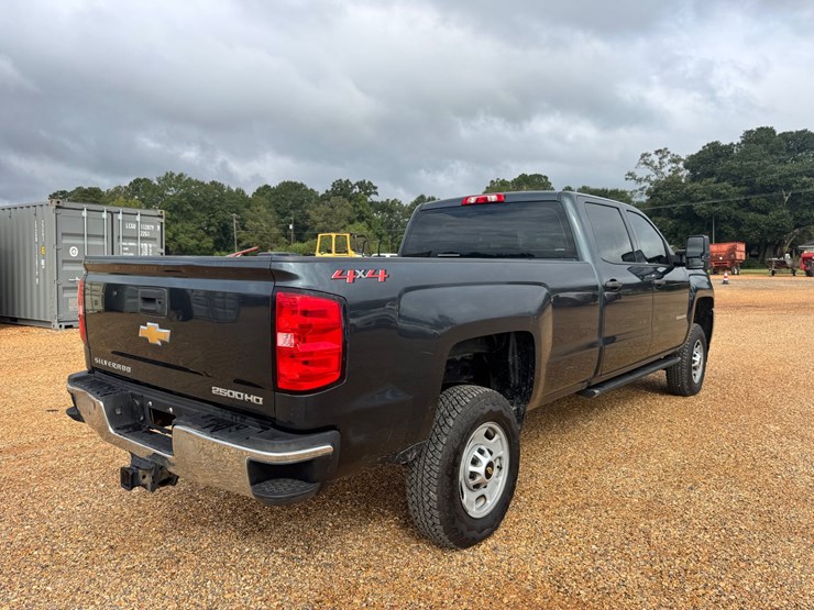 2019-chevrolet-2500-image-6