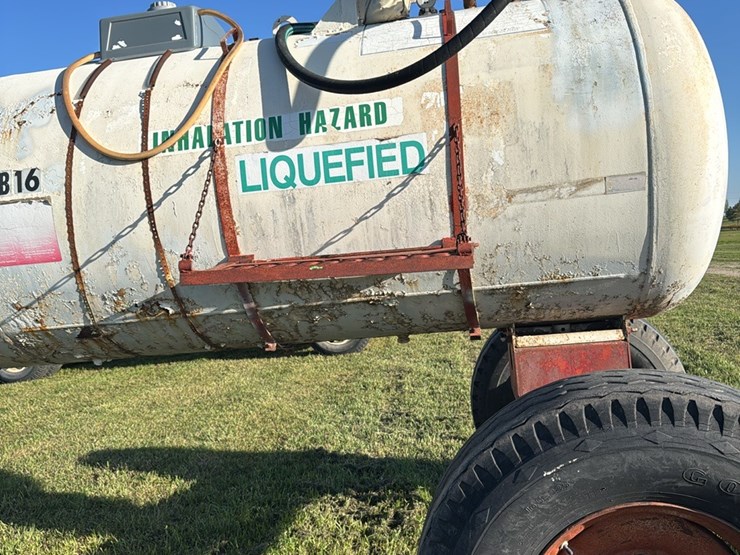 11-6-1450-gallon-nh3-tank,-16.5---22.5-tires-image-14