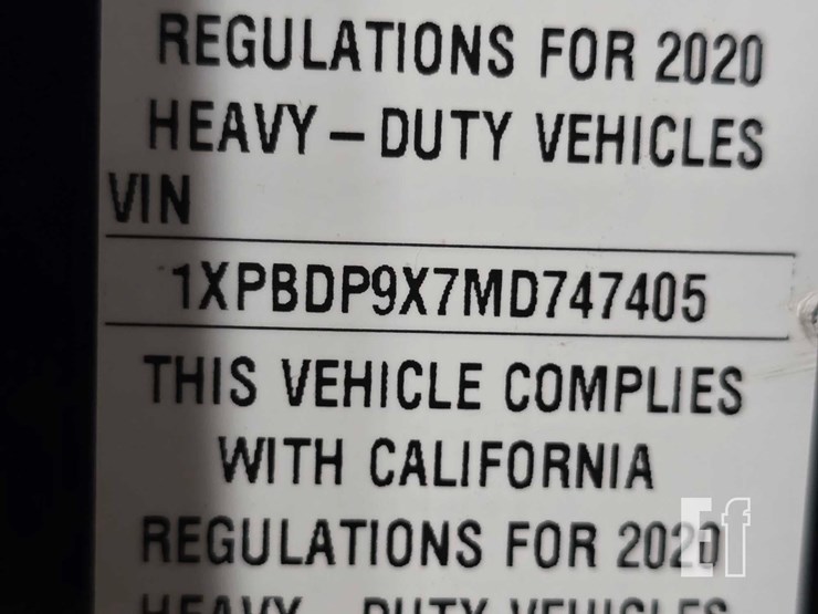 2021-peterbilt-579-image-26