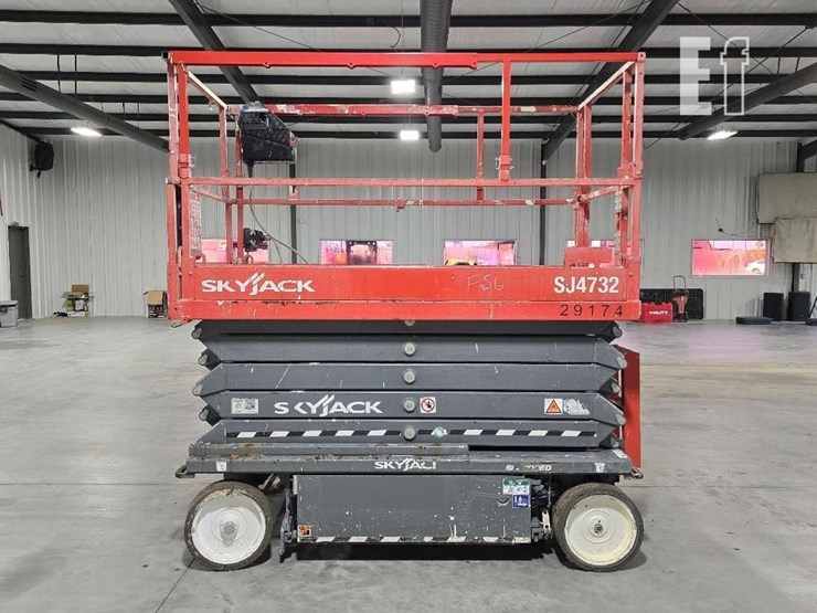 2020-skyjack-sj4732-image-5