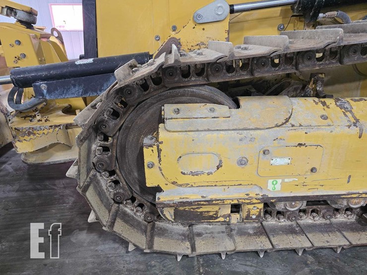 2022-caterpillar-d1-image-24