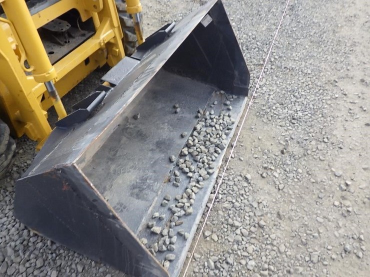 toyota-sdk8-skid-steer-loader-image-24