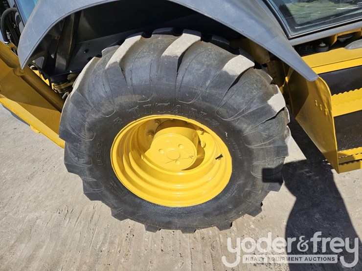 2013-deere-310k-image-10