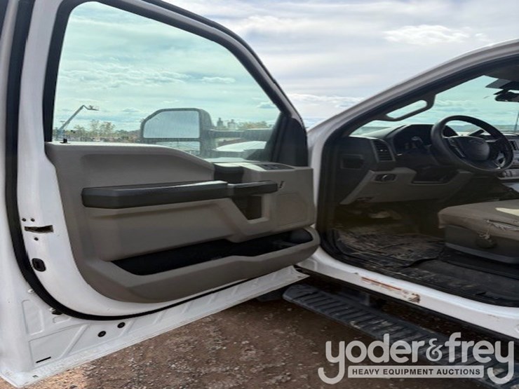 2020-ford-f450-image-9