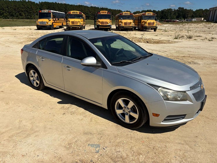 2012-chevrolet-cruz-4-door-sedan-(111,038-miles)-image-4