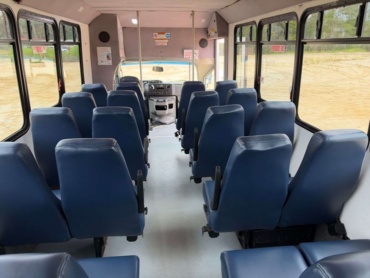 2017-ford-e450-image-17