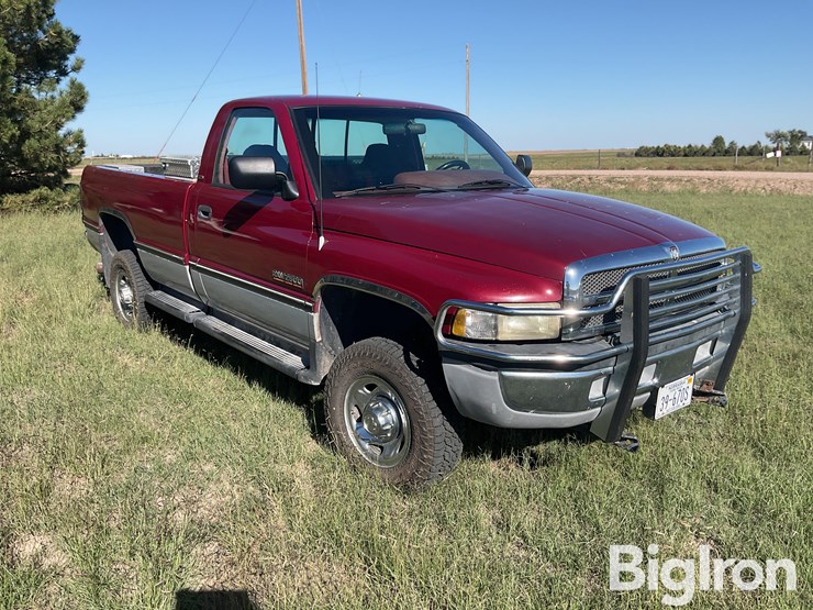 1995-dodge-2500-image-3