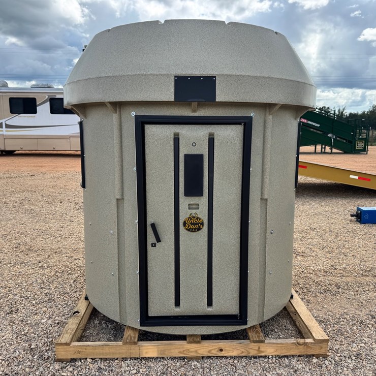 #8176 • Uncle Dan's Hitman V3 Deer Blind