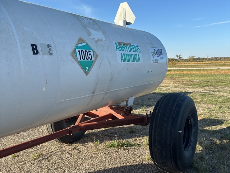 11-12-1450-gallon-nh3-tank,-16.5l---16.1-tires-image-4
