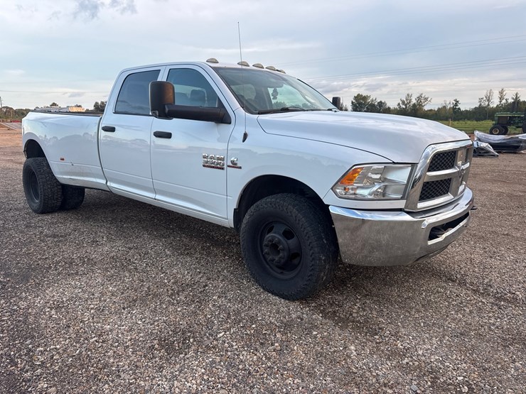 2016-dodge-3500-image-8