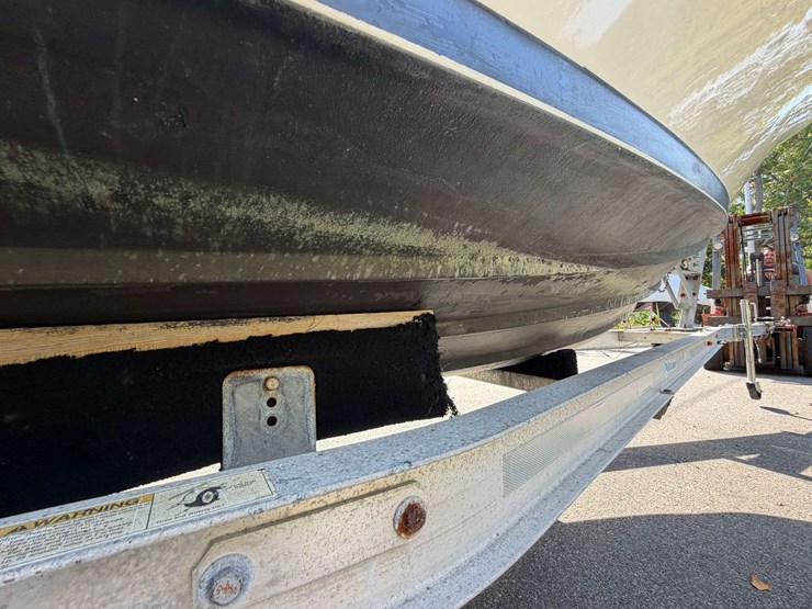 bertram-20-moppie-powerboat-w/trailer-"island-girl"-image-40