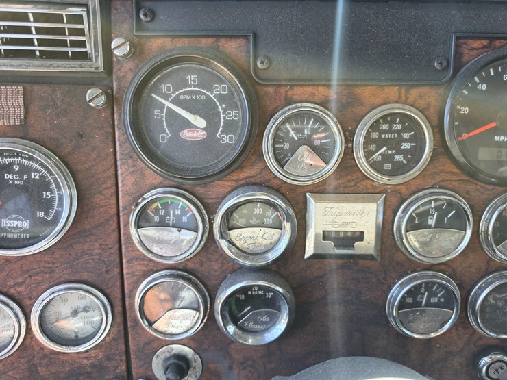 1999-peterbilt-379-image-66