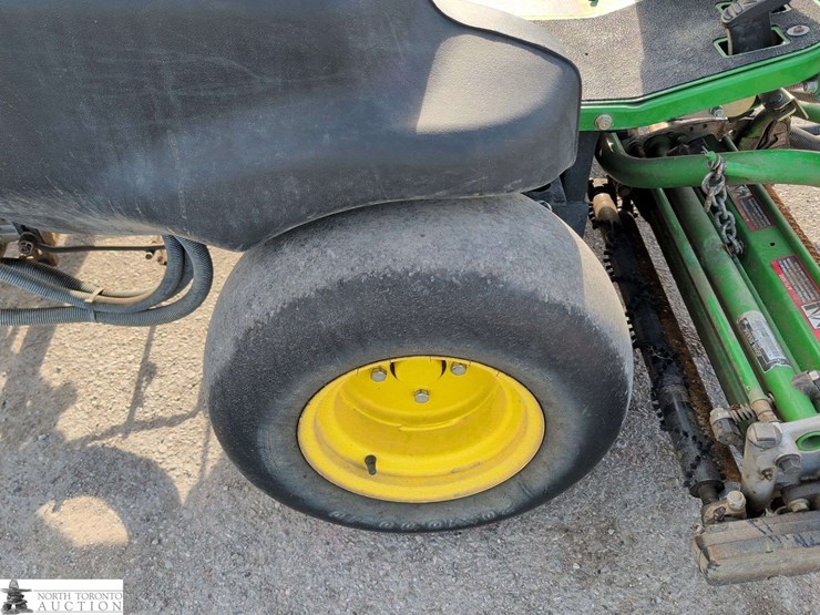 2015-john-deere-2500-image-34