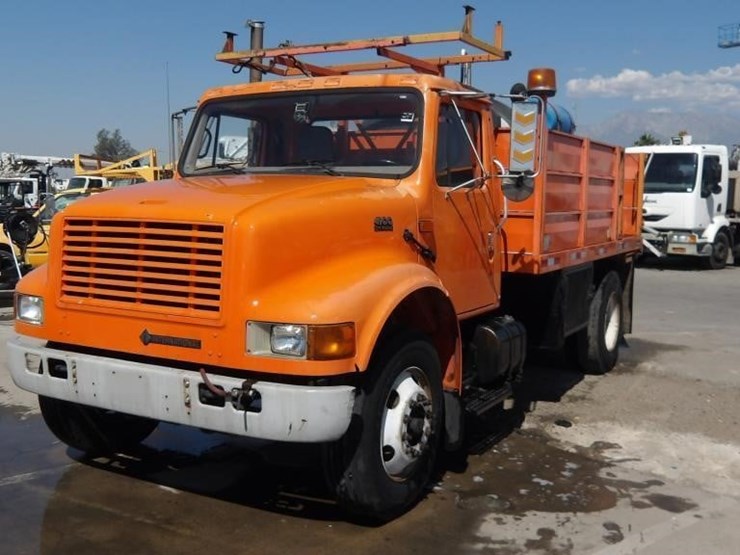 2001-international-4900-image-1