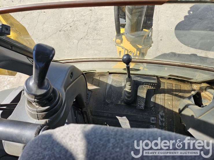 2013-deere-310k-image-42