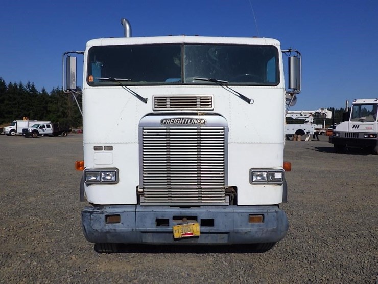 1991-freightliner-fla086-24'-t/a-cab-&-chassis-image-8
