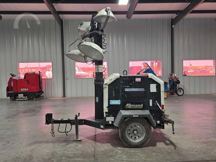 2018-allmand-bros-night-lite-v-series-nlv-image-5
