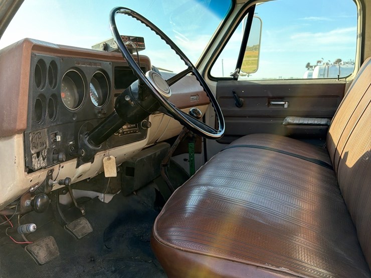 1975-single-axle-366-4+2,-box-&-hoist,-starts,-runs,-operates-as-it-should-image-11