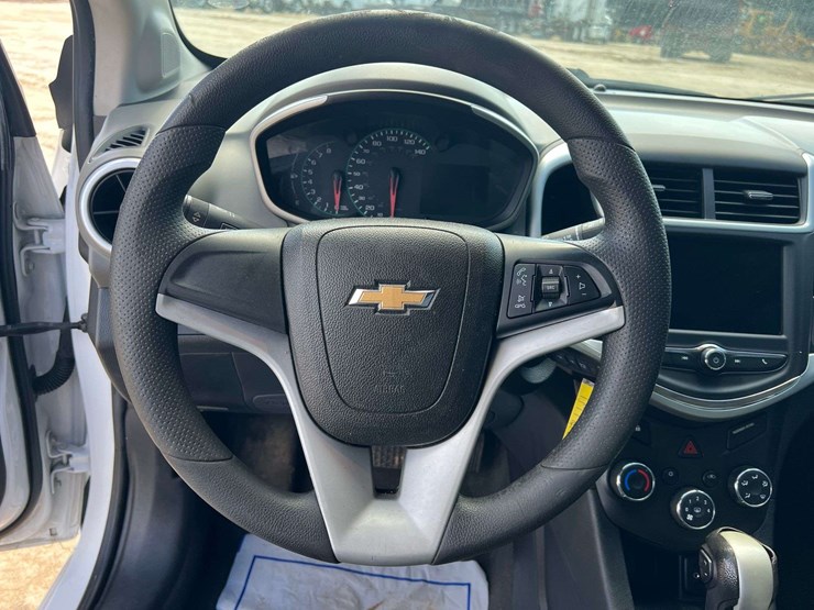 2019-chevrolet-sonic-4-door-sedan-(117,687-miles)-image-12