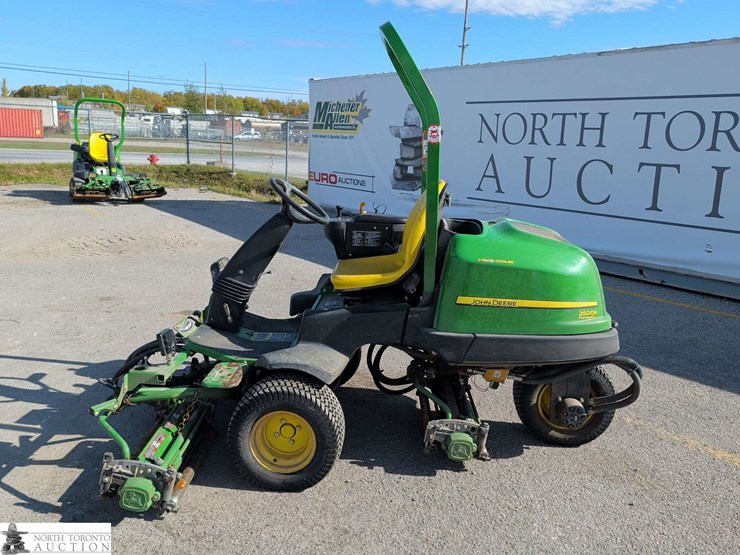 2015-john-deere-2500-image-8