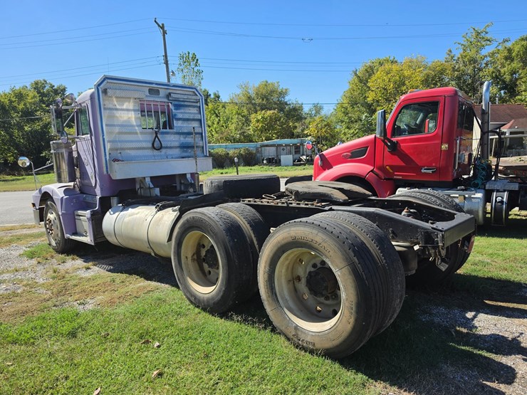 1996-peterbilt-377-image-7